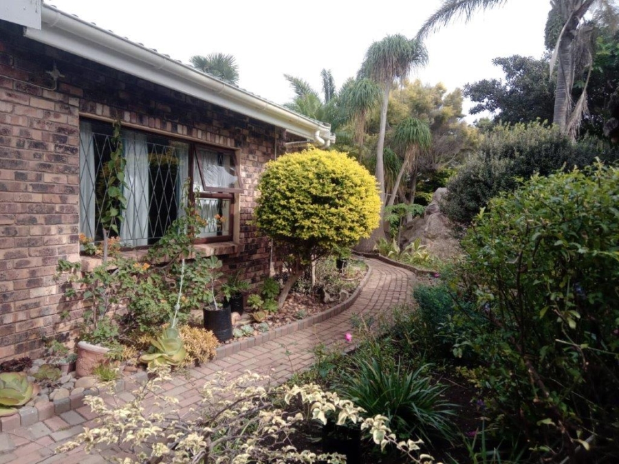 4 Bedroom Property for Sale in C Place Eastern Cape